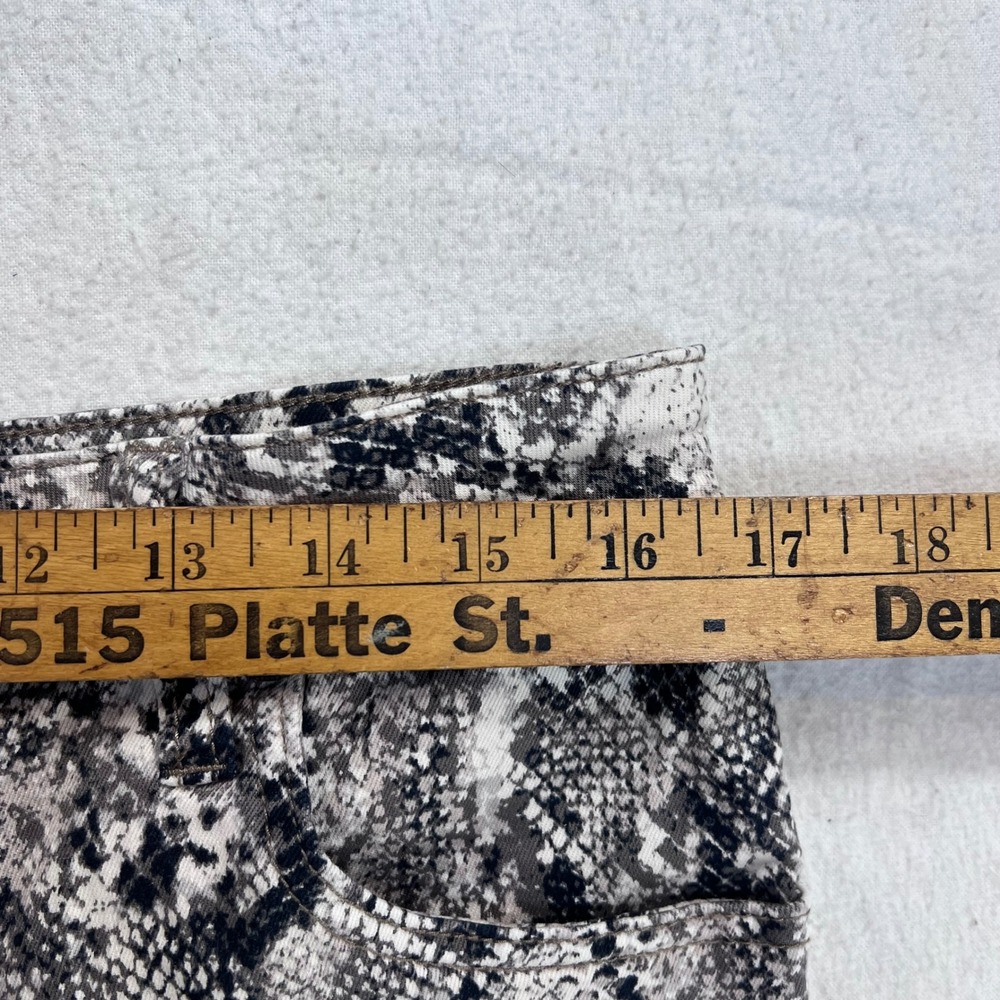 KUT from the Kloth Gidget High Rise Snakeskin Denim Shorts Snake Print - Picture 4 of 7